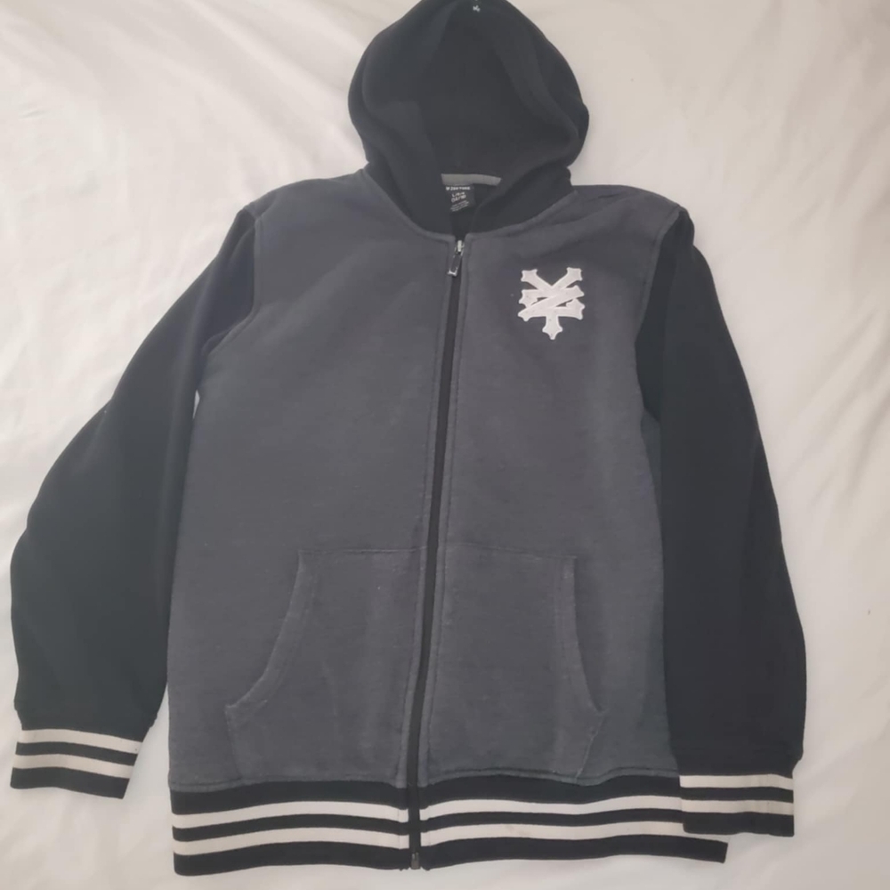 Boys 14/16 Zoo York hoodie Gray Black Fuzzy Warm